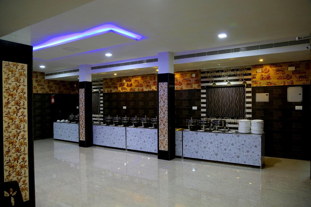 Venky'S Delight Hotel Rājahmundry Exterior foto