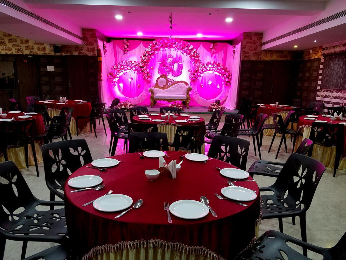 Venky'S Delight Hotel Rājahmundry Exterior foto